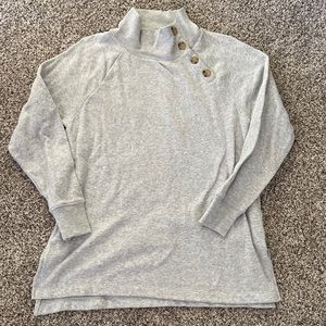 Cute pullover with buttons